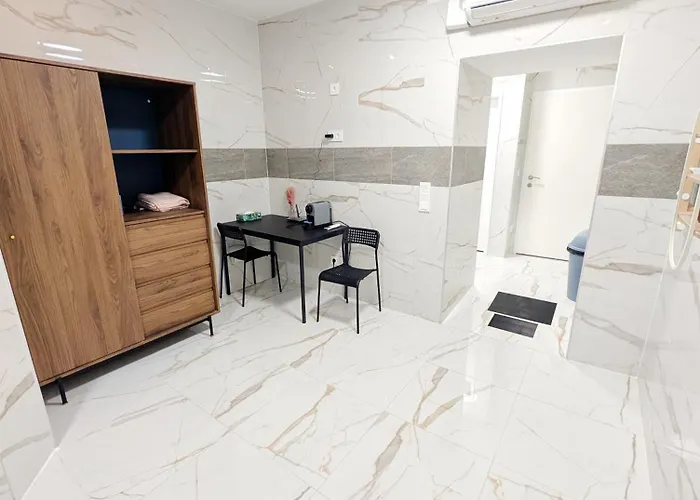 Comfortable In Lanstrasse Area Br3 *