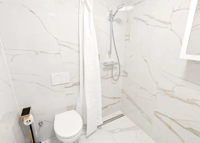 Comfortable In Lanstrasse Area Br3